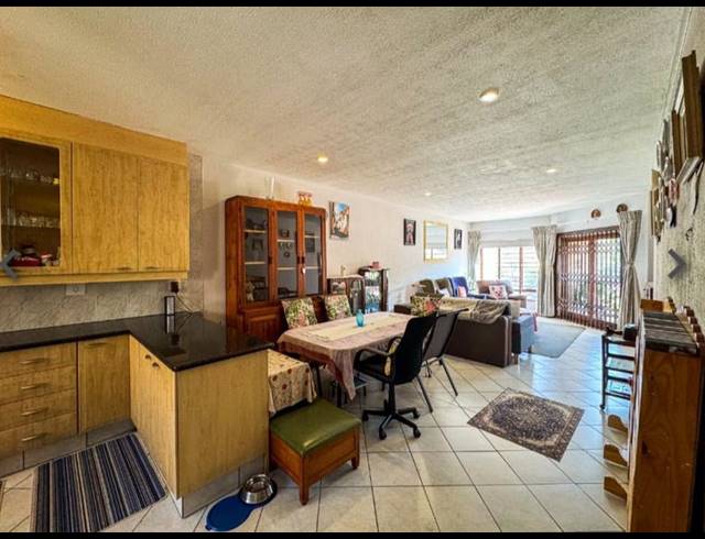 2 BEDROOM TOWNHOUSE FOR SALE IN BASSONIA